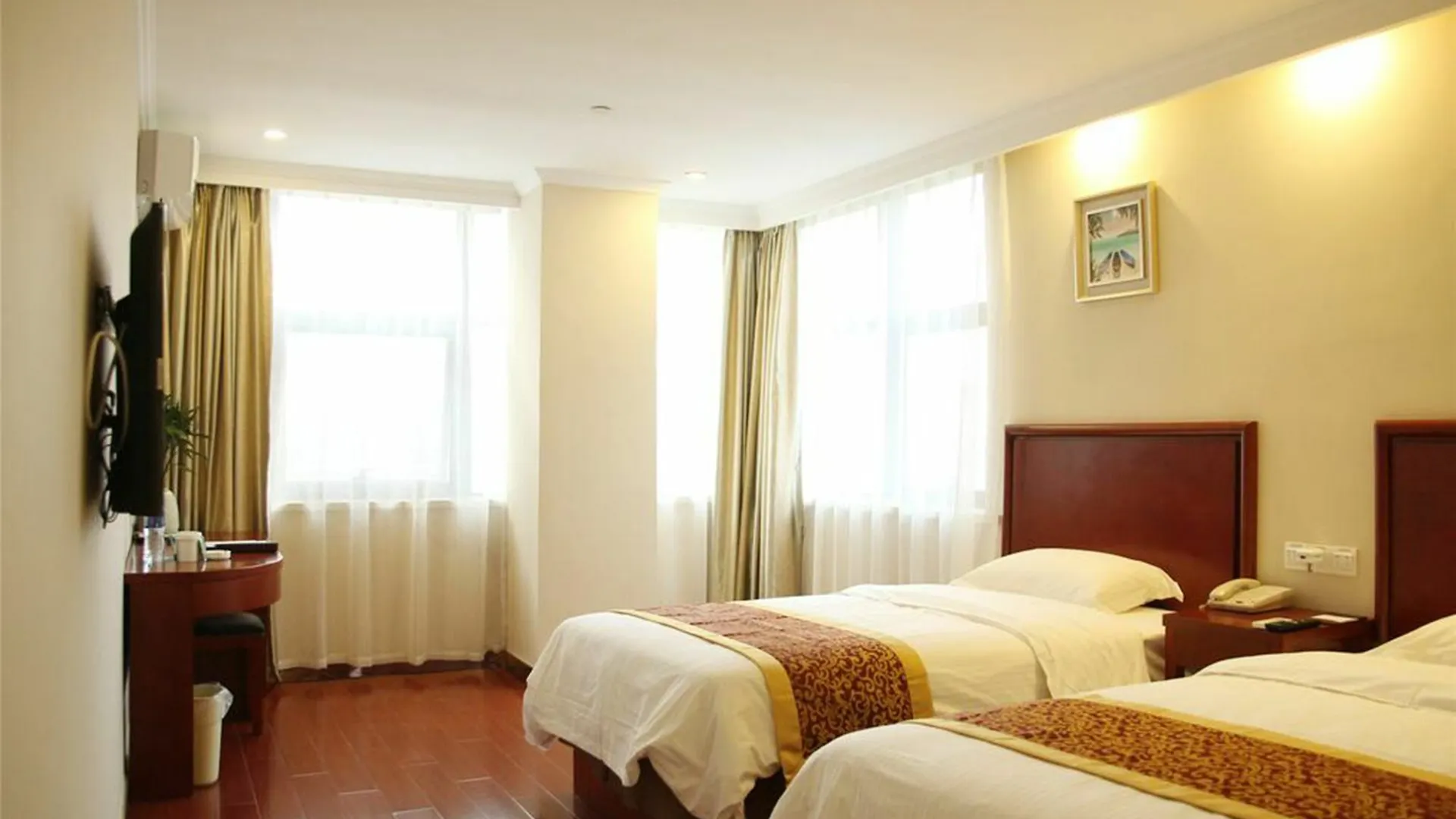 Greentree Alliance Zhuhai Jidajiuzhou Port Hotel China