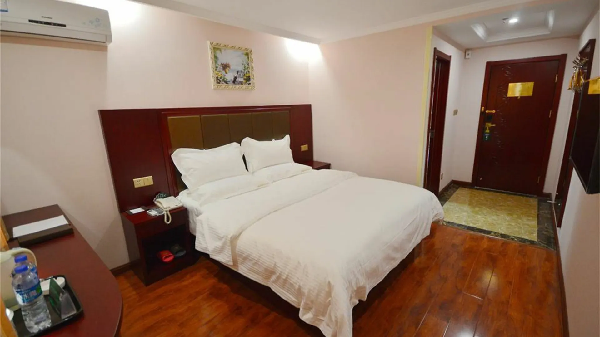 Greentree Alliance Zhuhai Jidajiuzhou Port Hotel